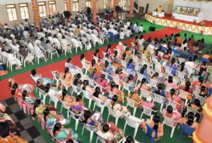 Brahmachari Kedarananda reviews a meditation technique, Vijayawada.