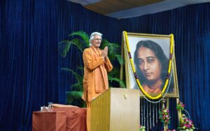 Swamiji pranams before his satsanga on Diwali day.