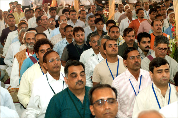 YSS devotees meditating in a group