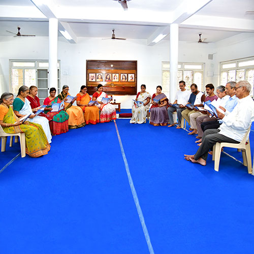 YSS Rajahmundry Retreat – Devotees in a Group Spiritual Study Session