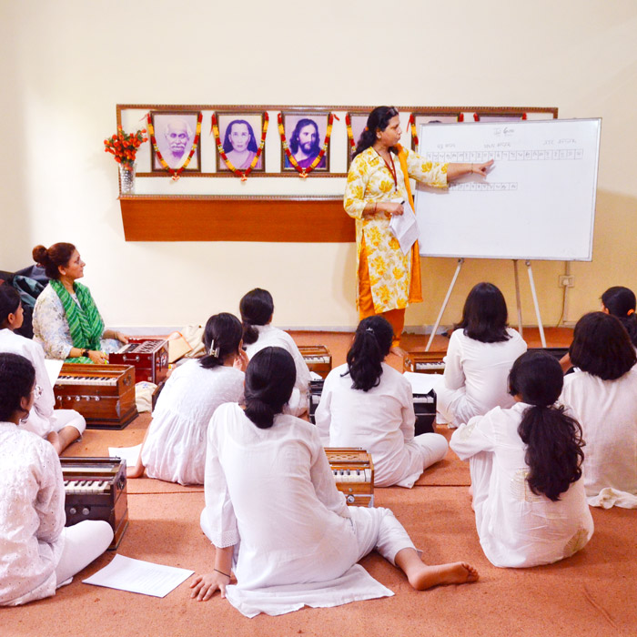 बालिकाओं का शिविर, नोएडा